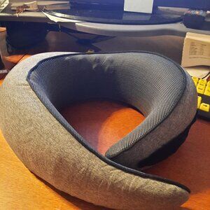NEW ! Reliant Fly Travel Pillow Neck Memory Foam Comfortable Dark Gray